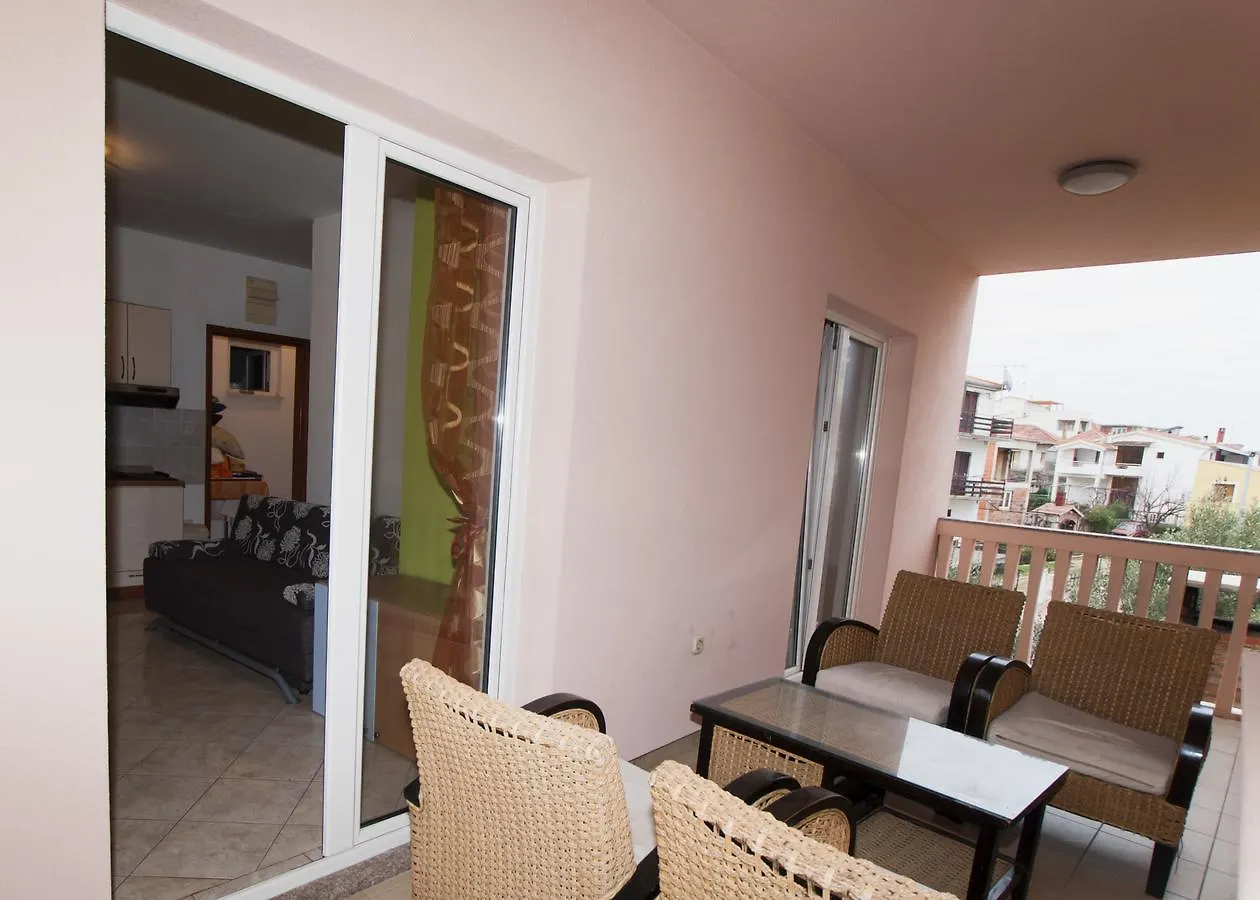 Apartments Martina Pakostane
