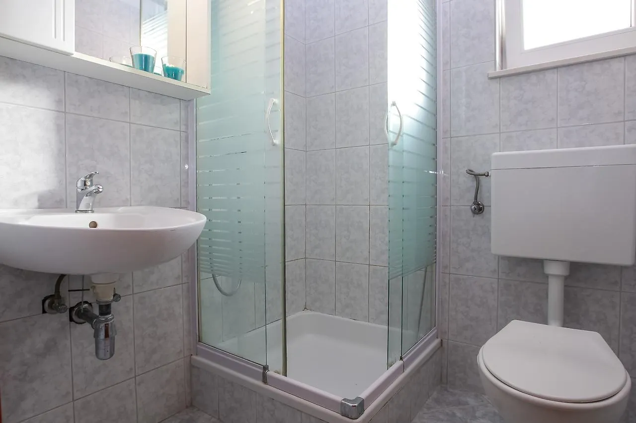 باكوشتاني Apartments Martina