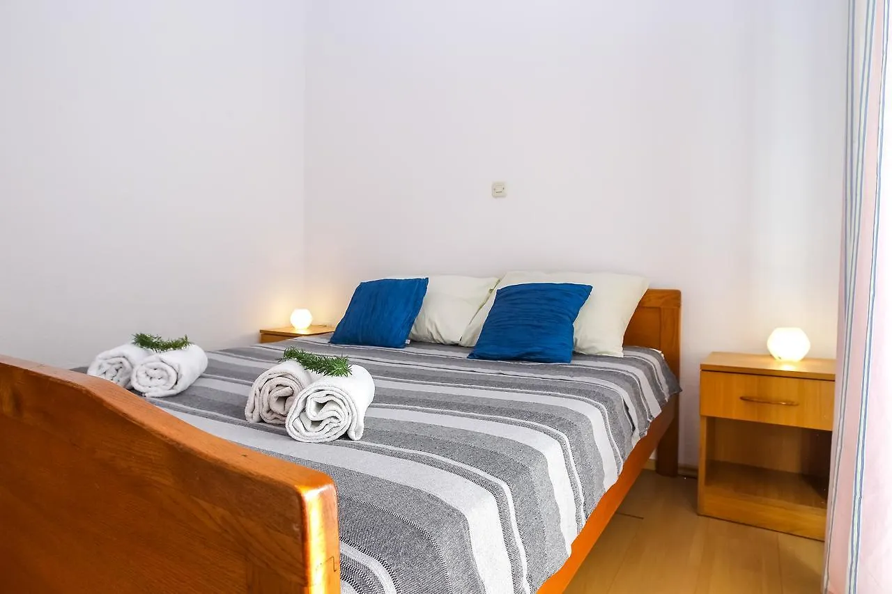 Apartments Martina Pakostane Croatia