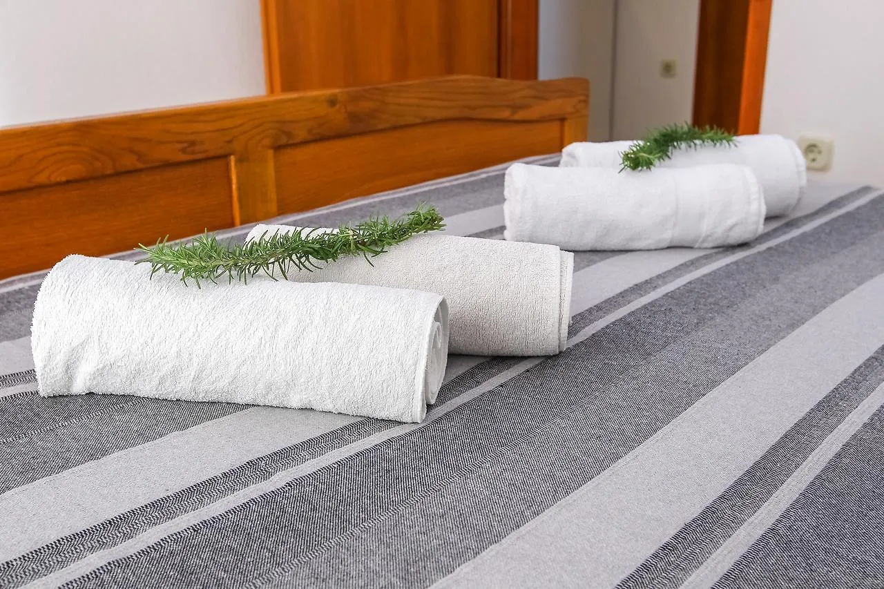 باكوشتاني Apartments Martina