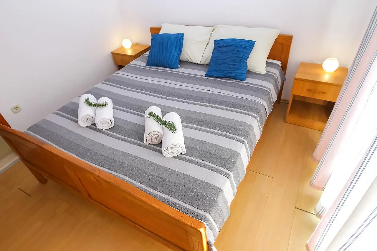 Apartments Martina Pakostane Croatia