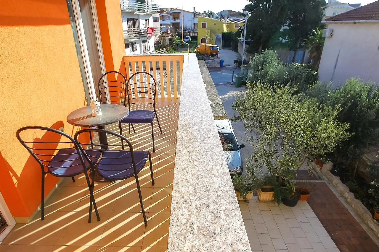 باكوشتاني Apartments Martina