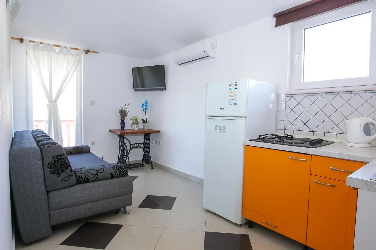 Apartments Martina Pakostane
