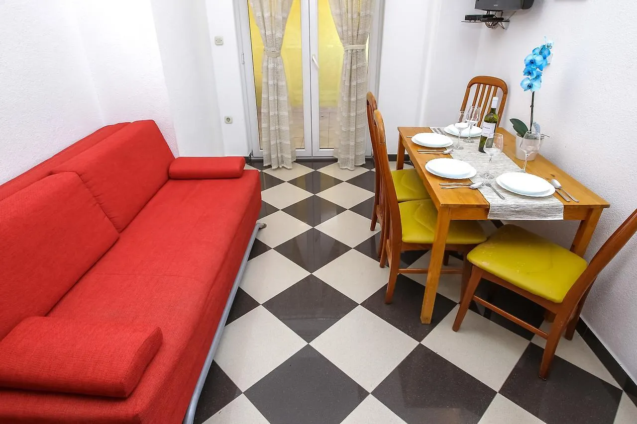 Apartments Martina Pakostane
