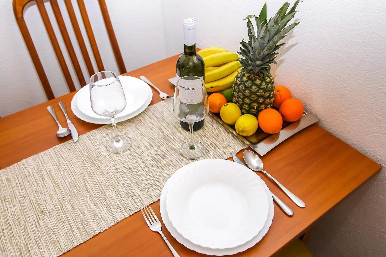 Apartments Martina Pakostane Croatia