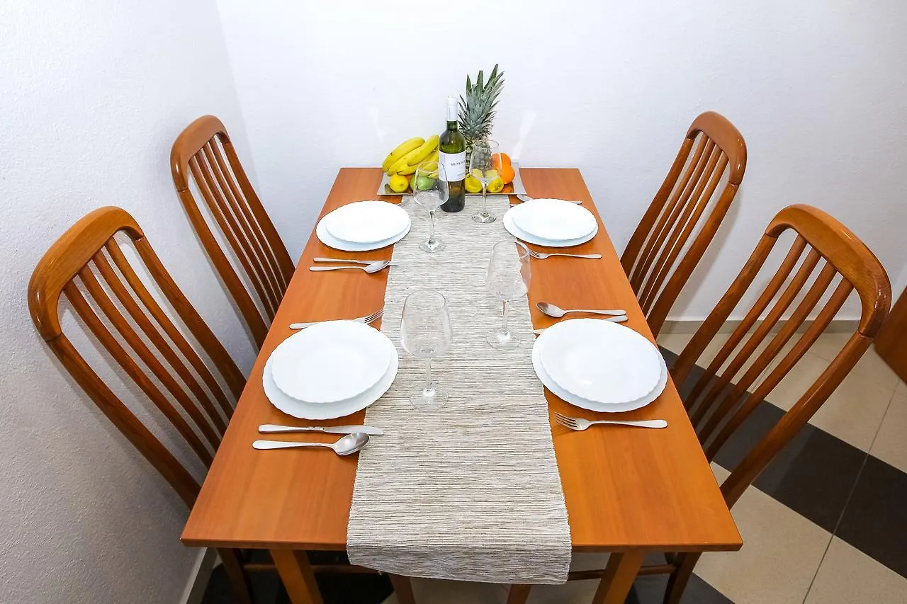Apartments Martina Pakostane