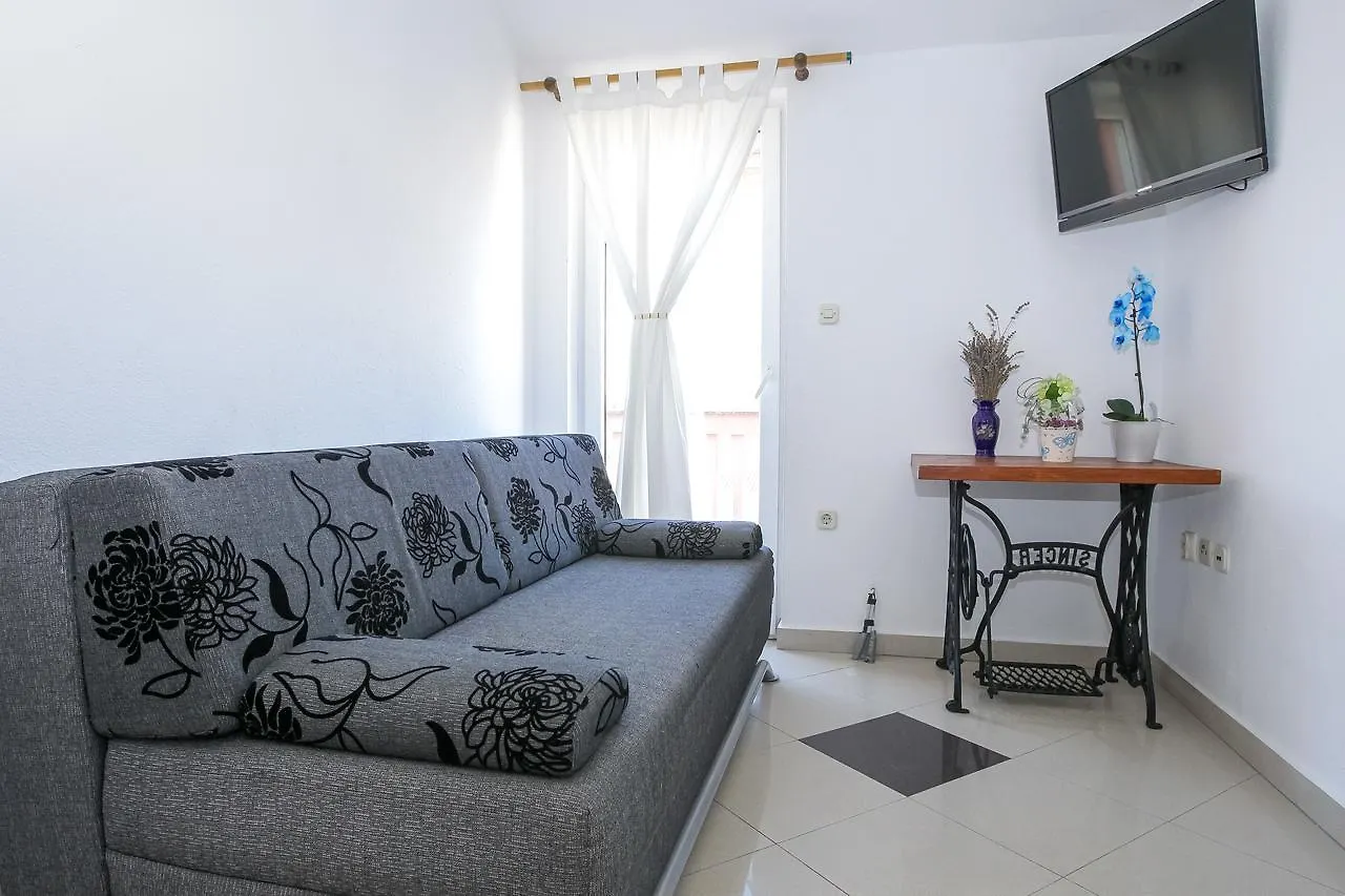Apartments Martina Pakostane