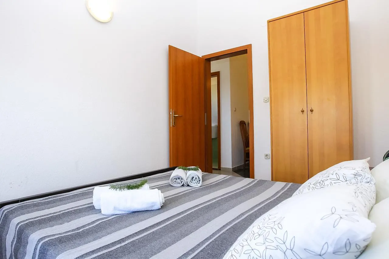 Apartments Martina Pakostane Croatia
