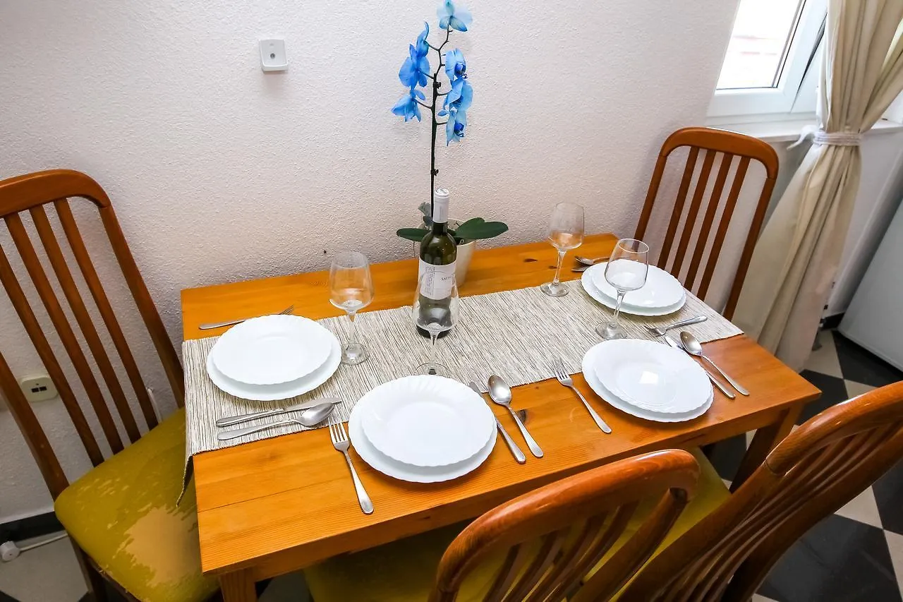 Apartments Martina Pakostane