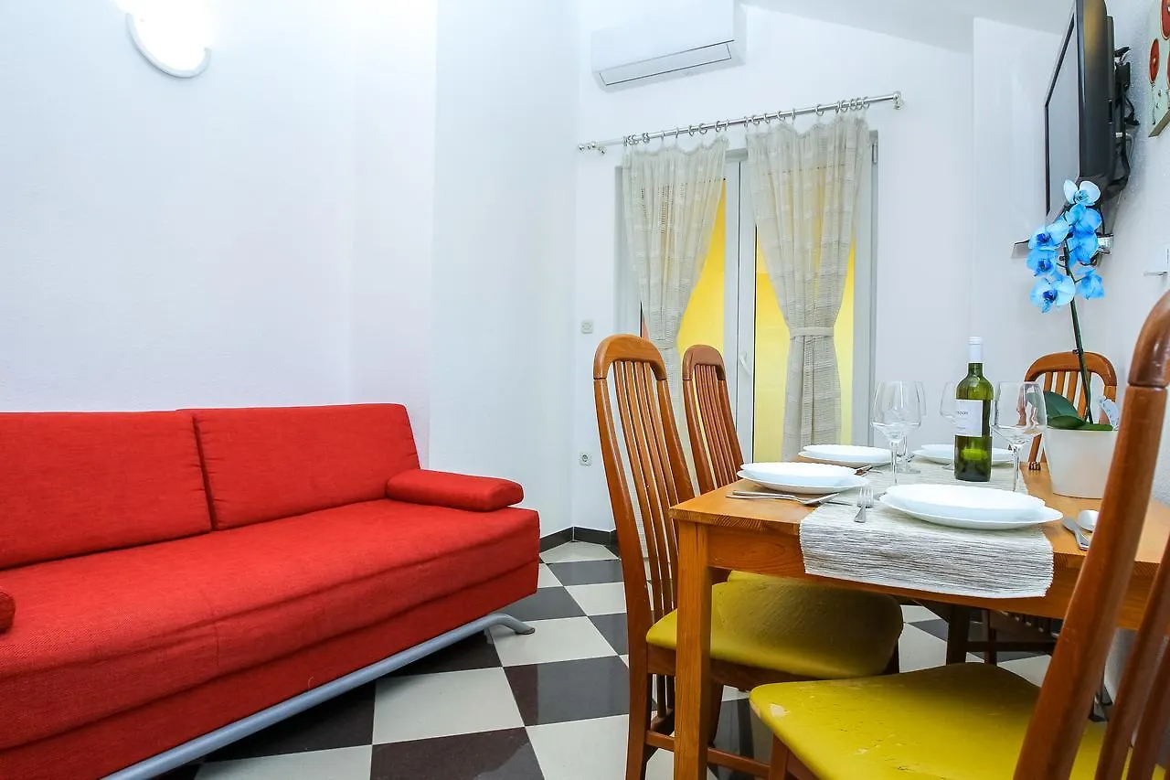 Apartments Martina Pakostane Croatia