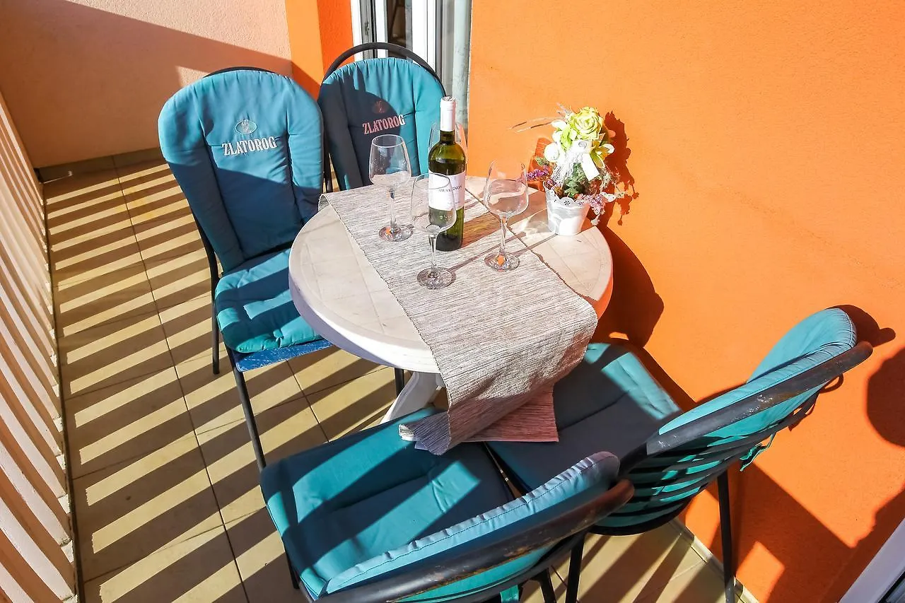 Apartments Martina Pakostane 0*,
