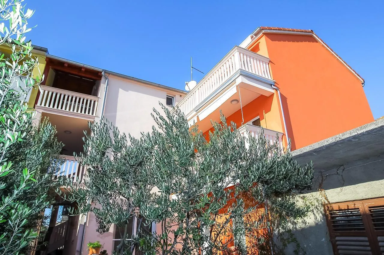 Apartments Martina Pakostane